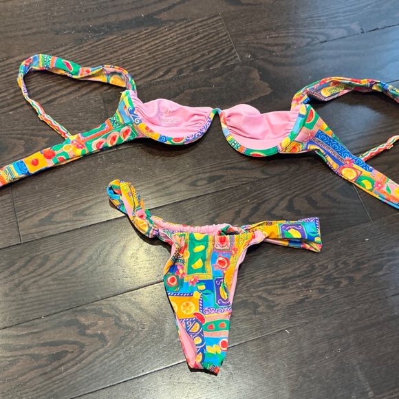 Bikini set - Picture 2 of 2